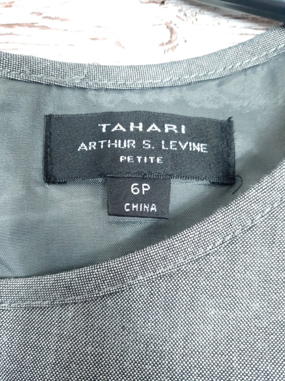 Tahari Arthur Levine Sleeveless Dress 6P Pleated Top Back Zip Career 937A - Picture 4 of 5